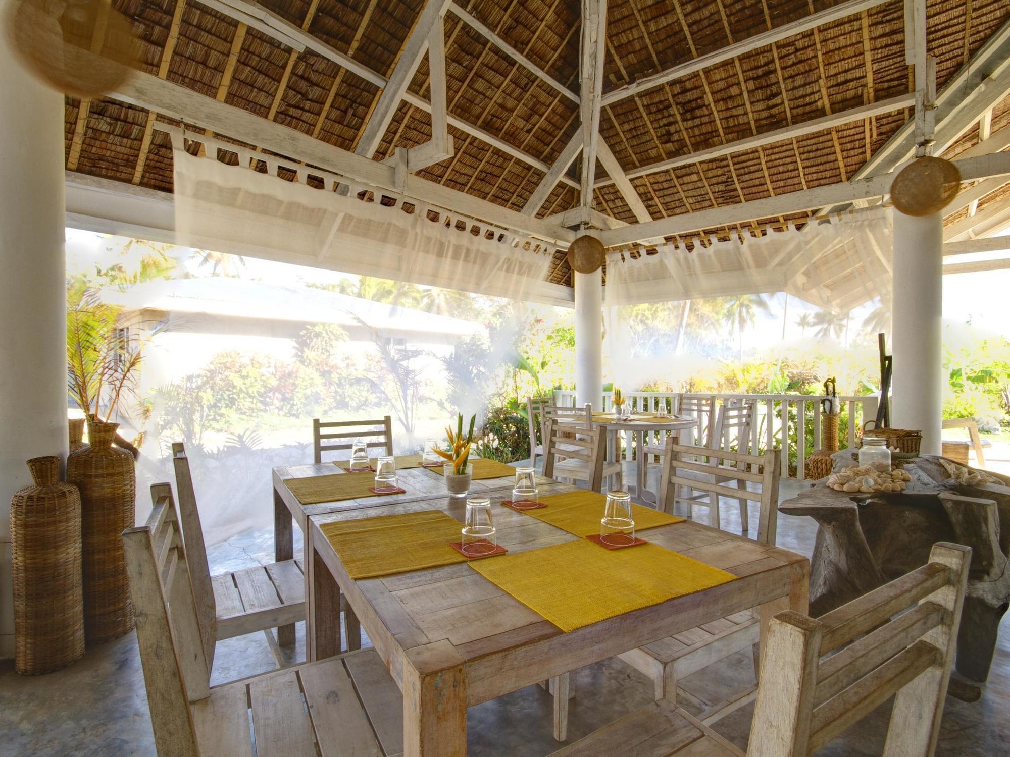 Momo Beach House Panglao Exterior photo